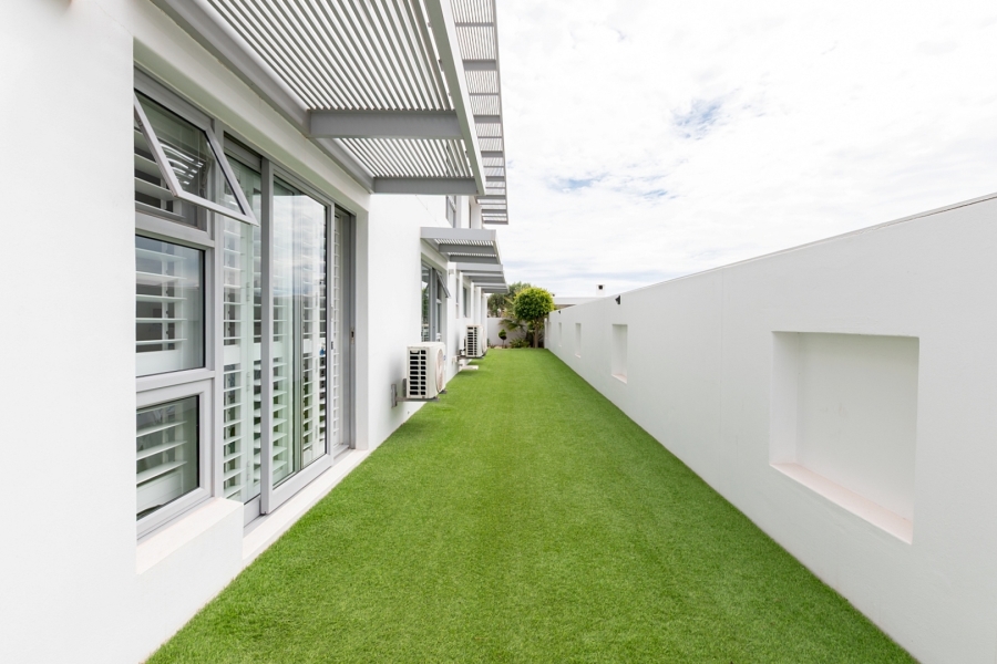 4 Bedroom Property for Sale in Paradise Beach Western Cape